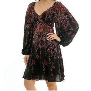 NWT Taylor Women's  Ruffled Floral  V-Neck Dress